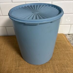 Vintage Tupperware Country Blue Servalier  Large 9.5" Canister 1339-2 Lid 1205-3